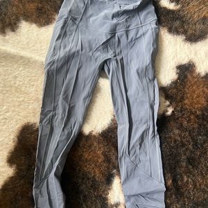 Lululemon crop grey reflective legging.size 6